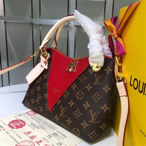 Unboxing Louis Vuitton V Tote BB